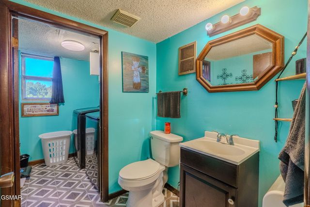 8000 Little Joe Road, Powell, TN 37849