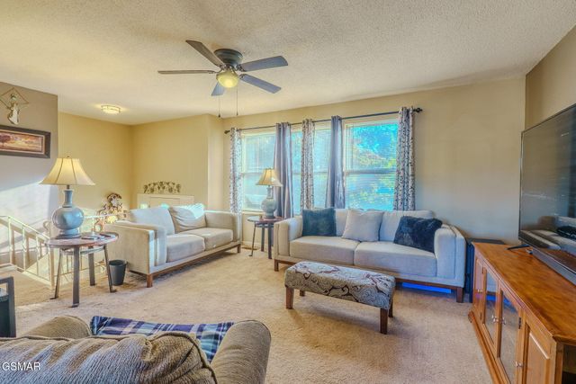 8000 Little Joe Road, Powell, TN 37849