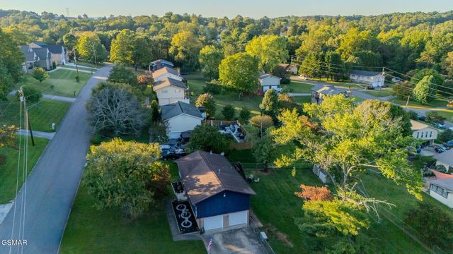 8000 Little Joe Road, Powell, TN 37849