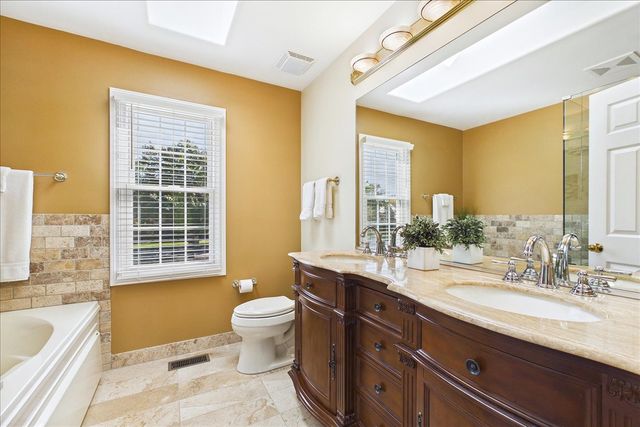 359 Banbury Lane, Grayslake, IL 60030
