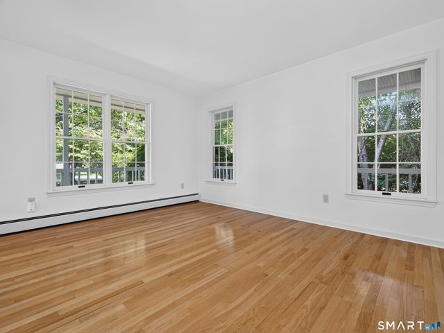 9 Spinnaker Road, Waterford, CT 06385