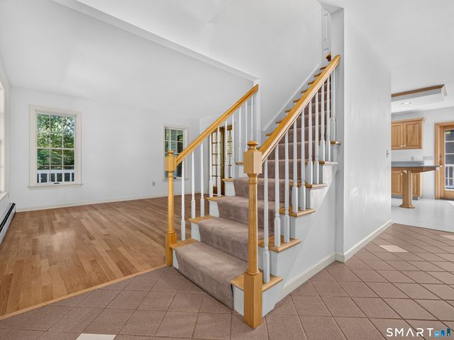 9 Spinnaker Road, Waterford, CT 06385
