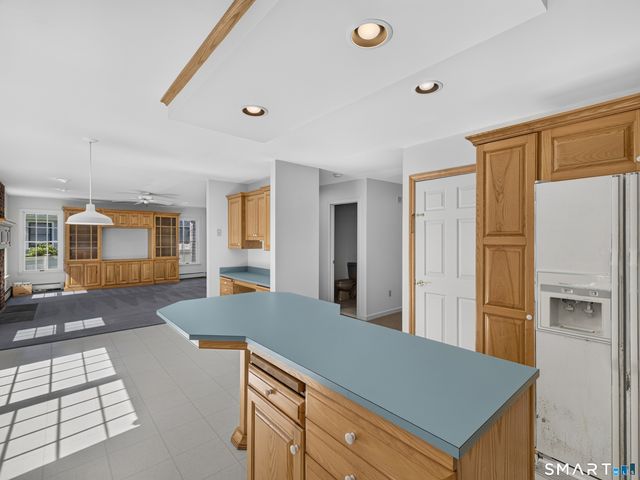 9 Spinnaker Road, Waterford, CT 06385