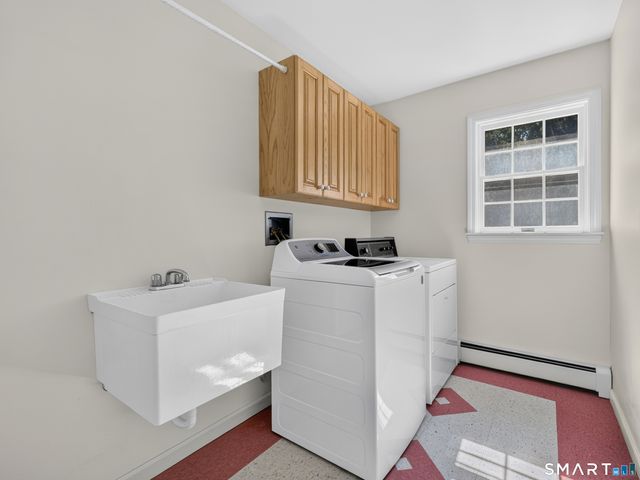9 Spinnaker Road, Waterford, CT 06385