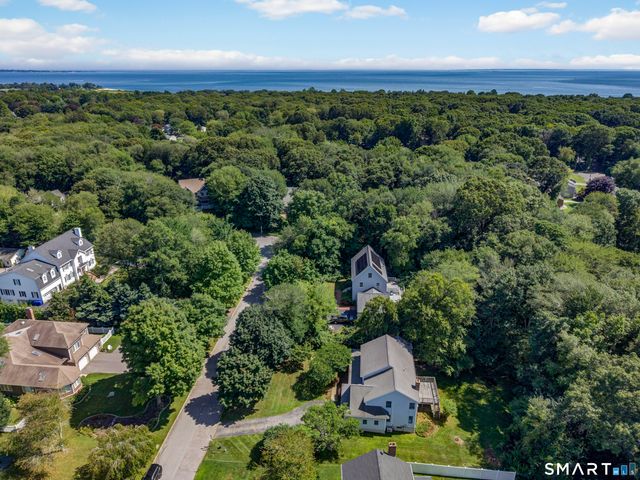 9 Spinnaker Road, Waterford, CT 06385