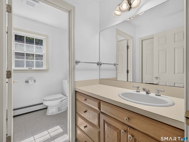 9 Spinnaker Road, Waterford, CT 06385