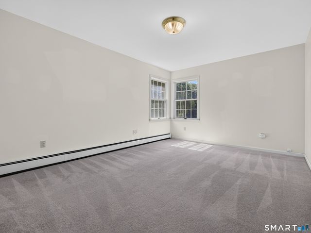 9 Spinnaker Road, Waterford, CT 06385