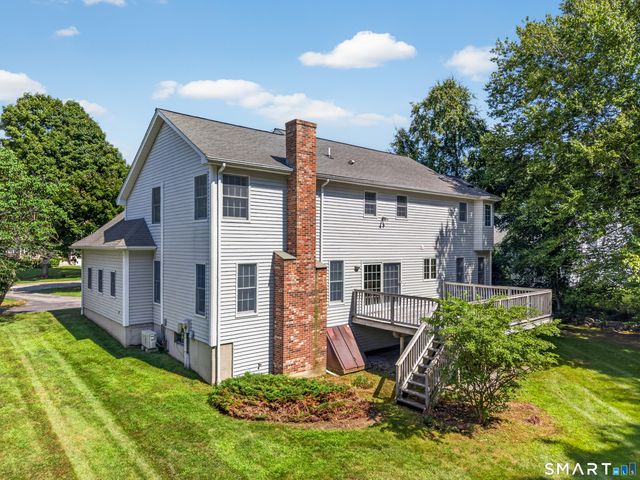 9 Spinnaker Road, Waterford, CT 06385