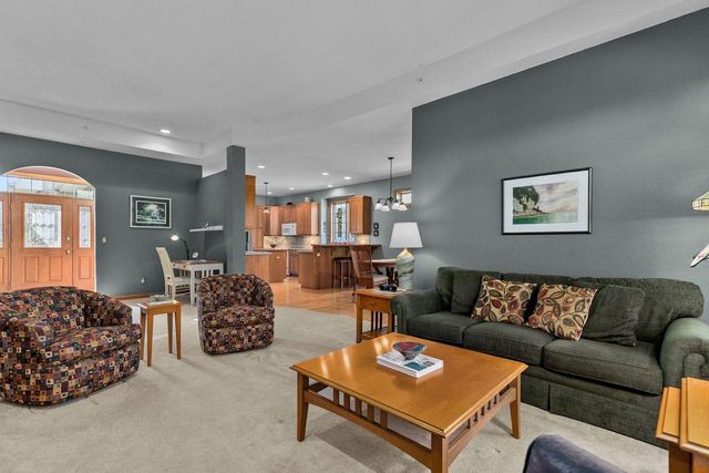 924 E PONDVIEW COURT, Appleton, WI 54913