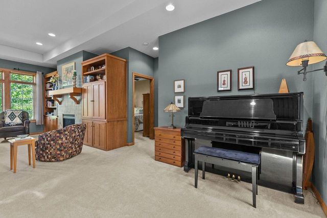 924 E PONDVIEW COURT, Appleton, WI 54913