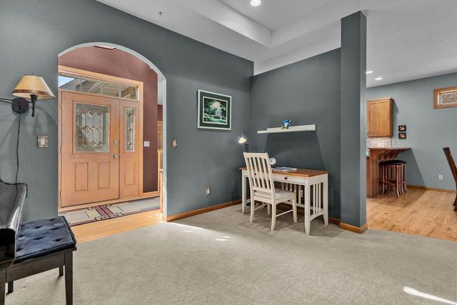 924 E PONDVIEW COURT, Appleton, WI 54913