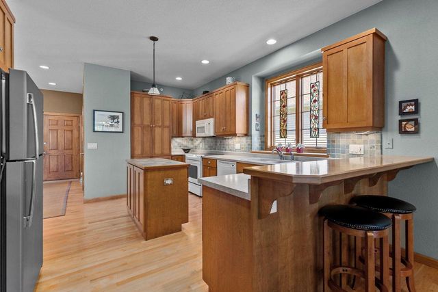 924 E PONDVIEW COURT, Appleton, WI 54913