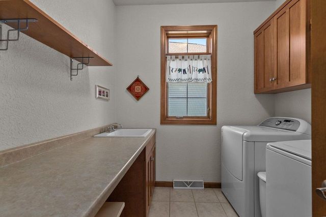 924 E PONDVIEW COURT, Appleton, WI 54913