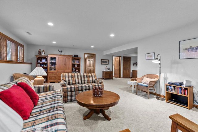 924 E PONDVIEW COURT, Appleton, WI 54913