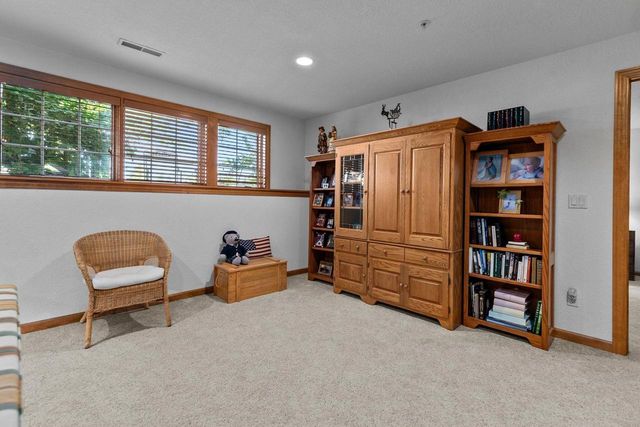 924 E PONDVIEW COURT, Appleton, WI 54913