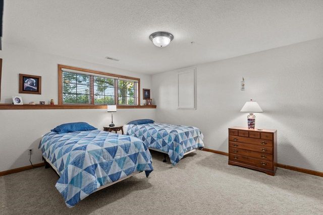 924 E PONDVIEW COURT, Appleton, WI 54913