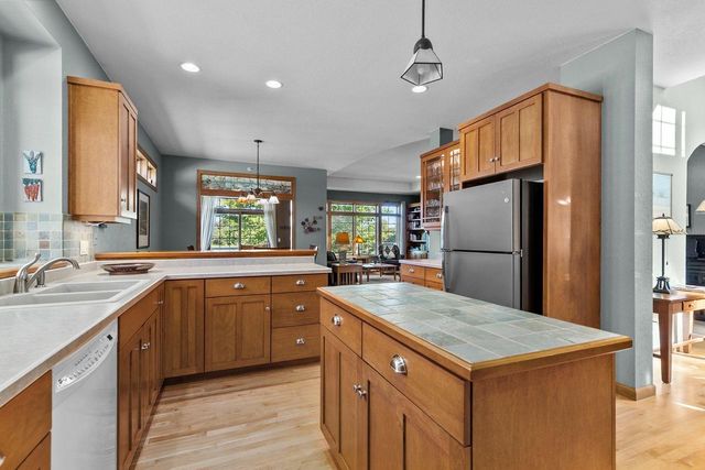 924 E PONDVIEW COURT, Appleton, WI 54913