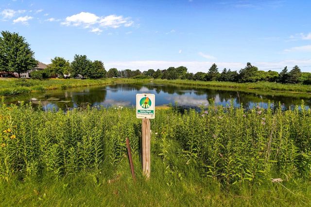 924 E PONDVIEW COURT, Appleton, WI 54913