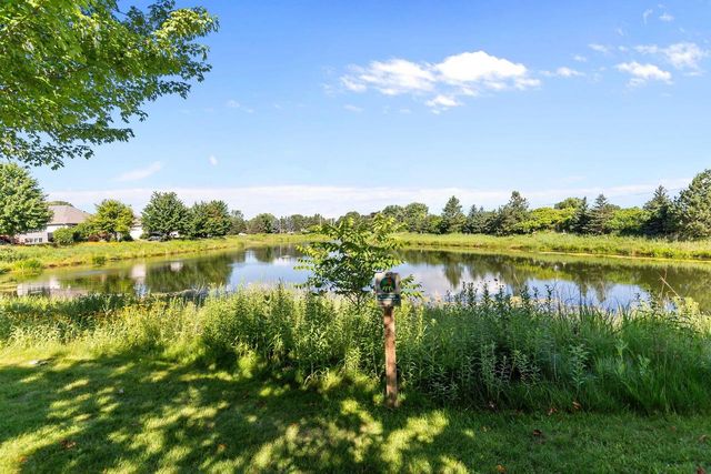 924 E PONDVIEW COURT, Appleton, WI 54913