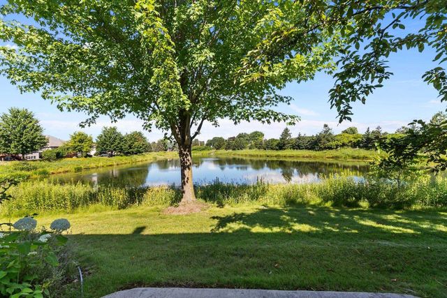 924 E PONDVIEW COURT, Appleton, WI 54913