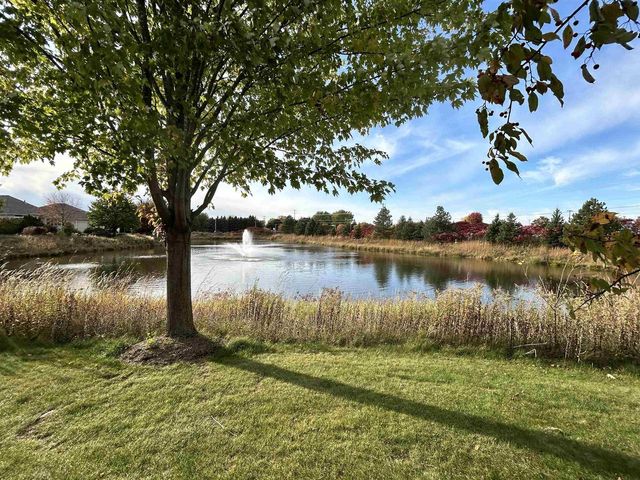924 E PONDVIEW COURT, Appleton, WI 54913