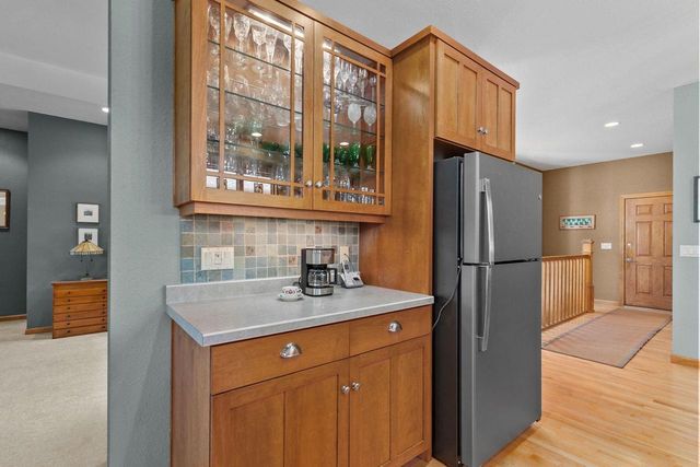 924 E PONDVIEW COURT, Appleton, WI 54913