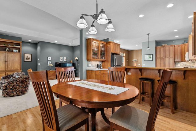 924 E PONDVIEW COURT, Appleton, WI 54913