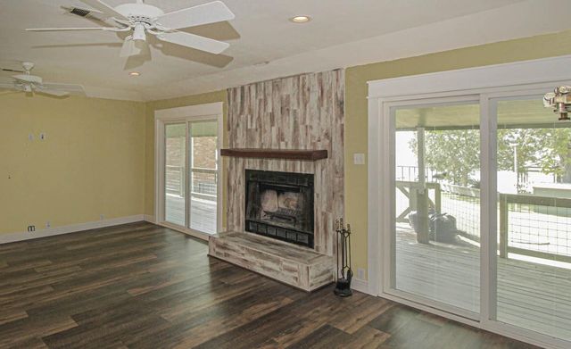 293 Mallard Point, Livingston, TX 77351