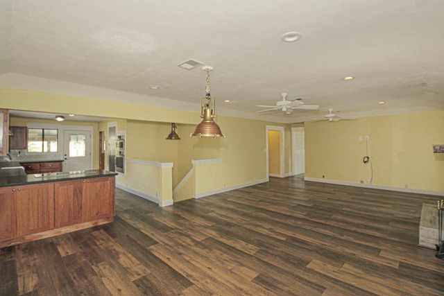 293 Mallard Point, Livingston, TX 77351