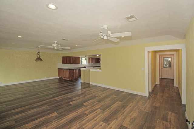 293 Mallard Point, Livingston, TX 77351
