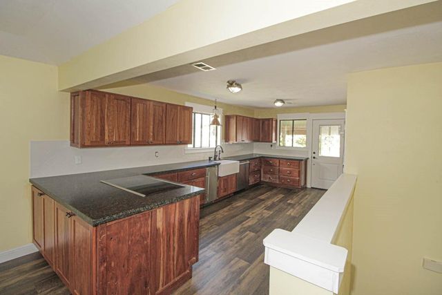 293 Mallard Point, Livingston, TX 77351