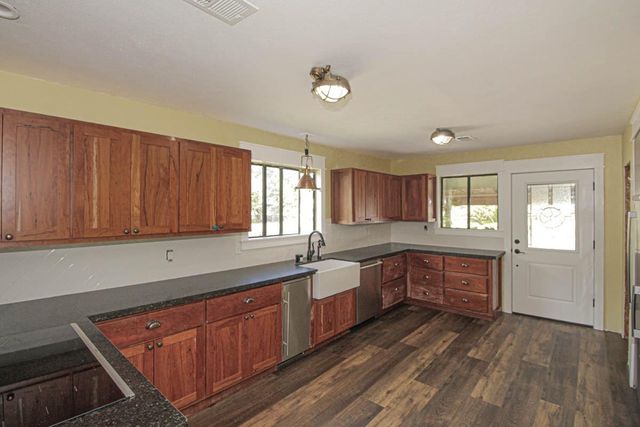 293 Mallard Point, Livingston, TX 77351