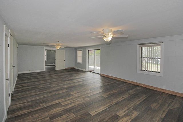 293 Mallard Point, Livingston, TX 77351