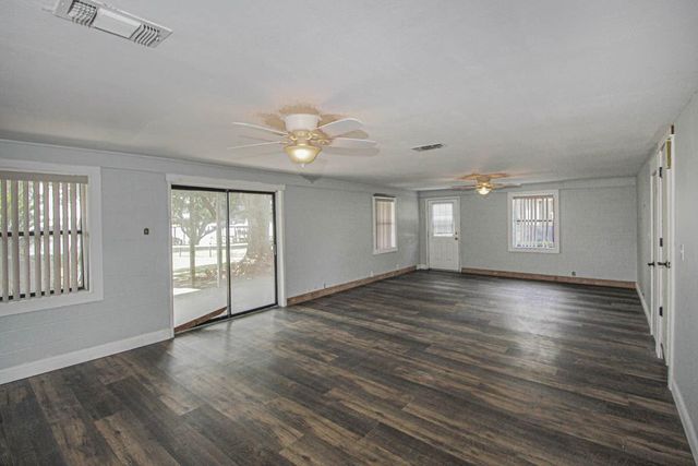 293 Mallard Point, Livingston, TX 77351