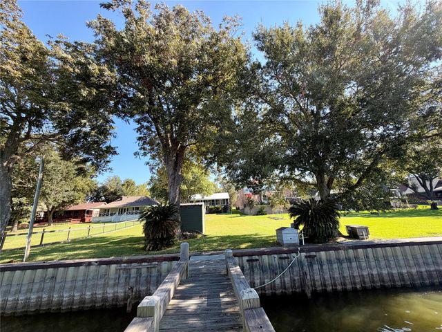 293 Mallard Point, Livingston, TX 77351