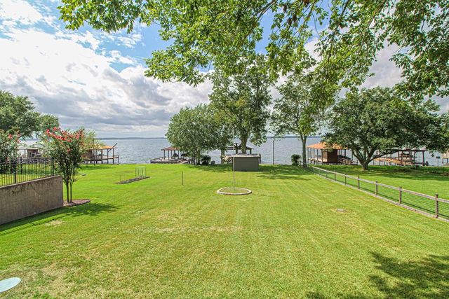 293 Mallard Point, Livingston, TX 77351