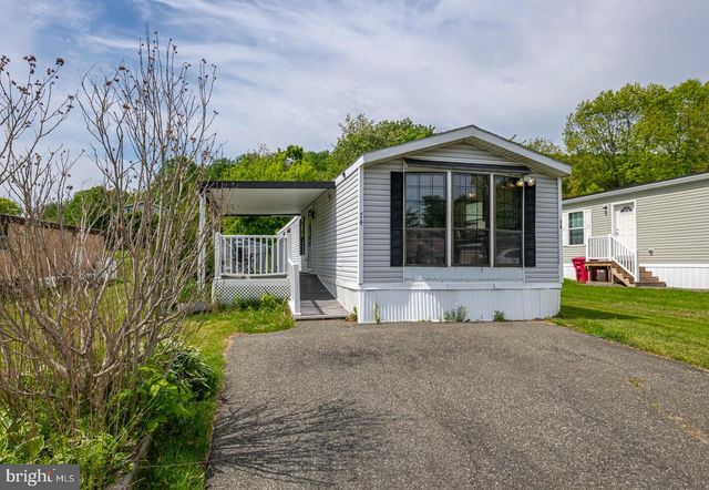 74 SOUTHWICK DR, Hereford, PA 18056