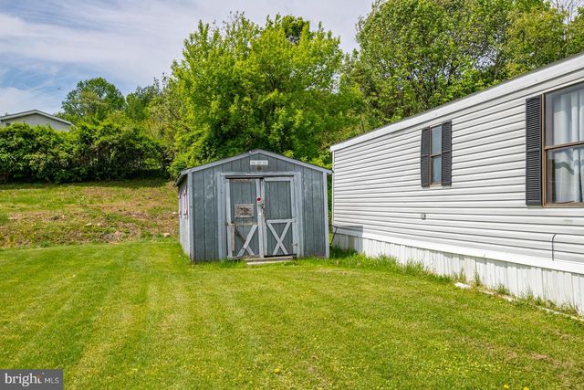 74 SOUTHWICK DR, Hereford, PA 18056