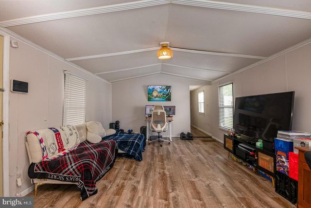 74 SOUTHWICK DR, Hereford, PA 18056