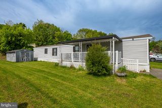 74 SOUTHWICK DR, Hereford, PA 18056