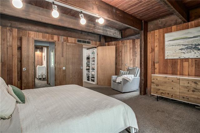 3909 NE Beach Road, Lee's Summit, MO 64064