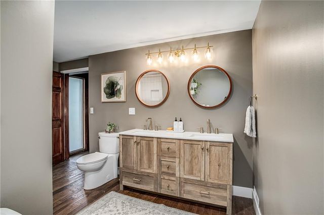 3909 NE Beach Road, Lee's Summit, MO 64064