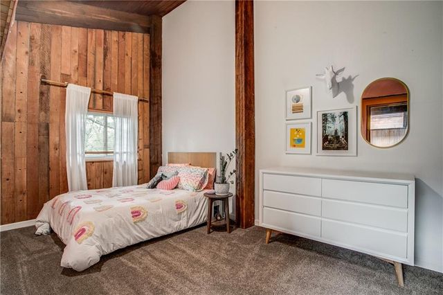 3909 NE Beach Road, Lee's Summit, MO 64064