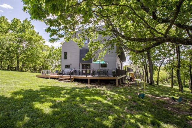 3909 NE Beach Road, Lee's Summit, MO 64064