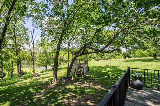 3909 NE Beach Road, Lee's Summit, MO 64064