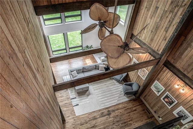 3909 NE Beach Road, Lee's Summit, MO 64064