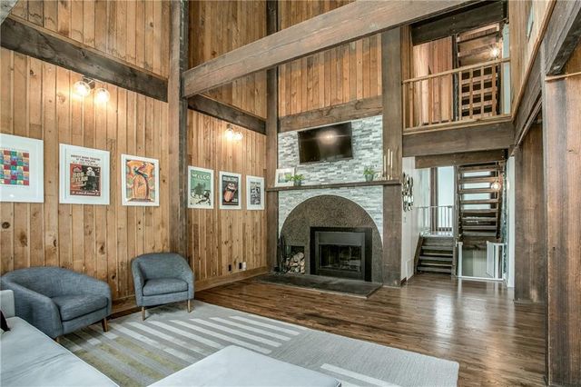 3909 NE Beach Road, Lee's Summit, MO 64064
