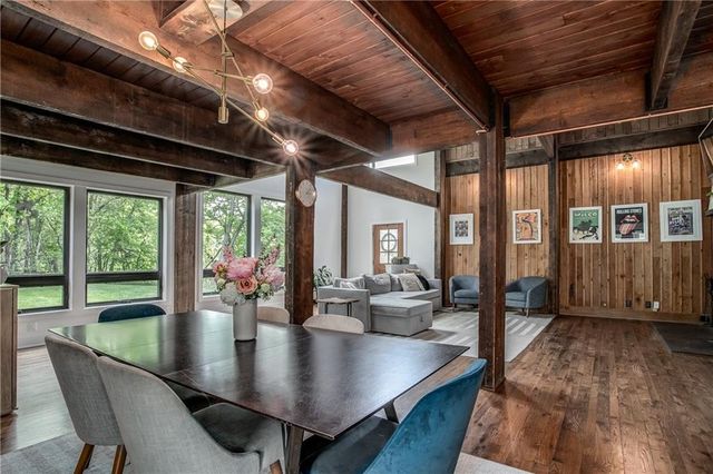 3909 NE Beach Road, Lee's Summit, MO 64064