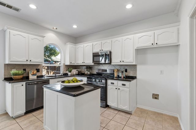 3737 Brandywine Lane, Fort Worth, TX 76244