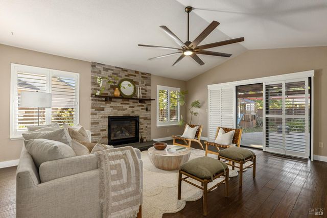 206 Willow Green Way, Vacaville, CA 95687